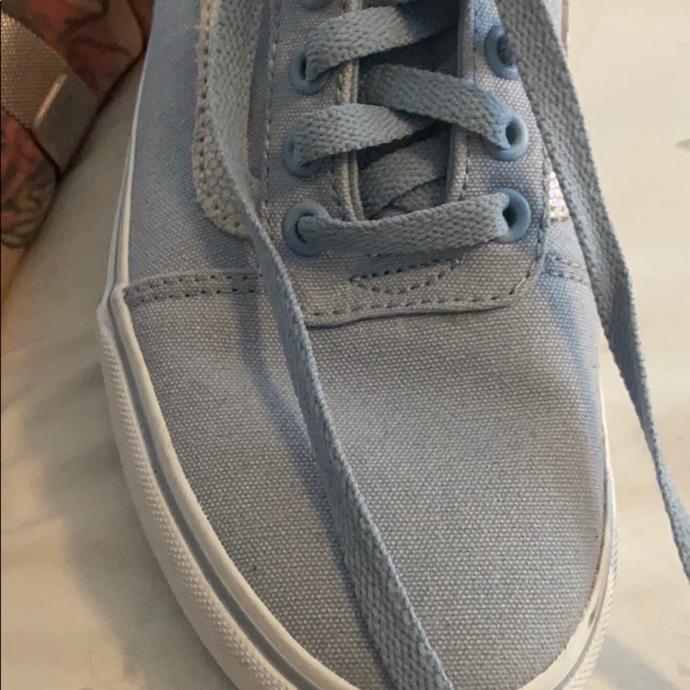 Vans! - Picture 3 of 8